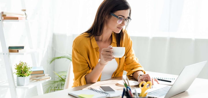 ¿Cómo ahorrar energía al trabajar desde casa? 7 medidas muy útiles